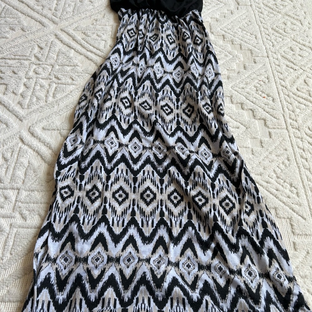 Black and White Geometric Maxi Dress